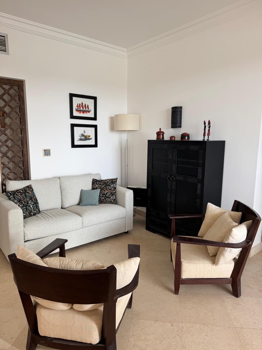The second lounge corner