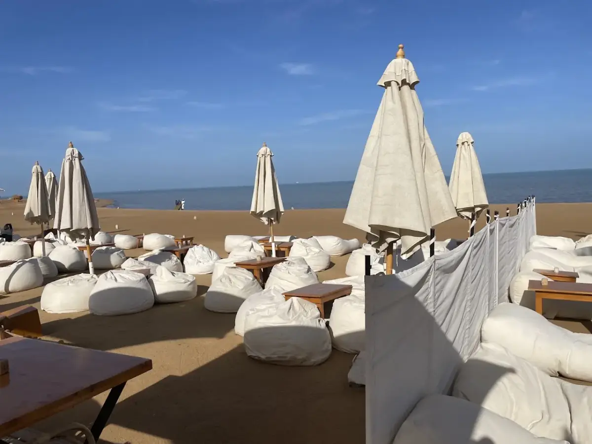 Makani Beach Club — photo 3 of 4