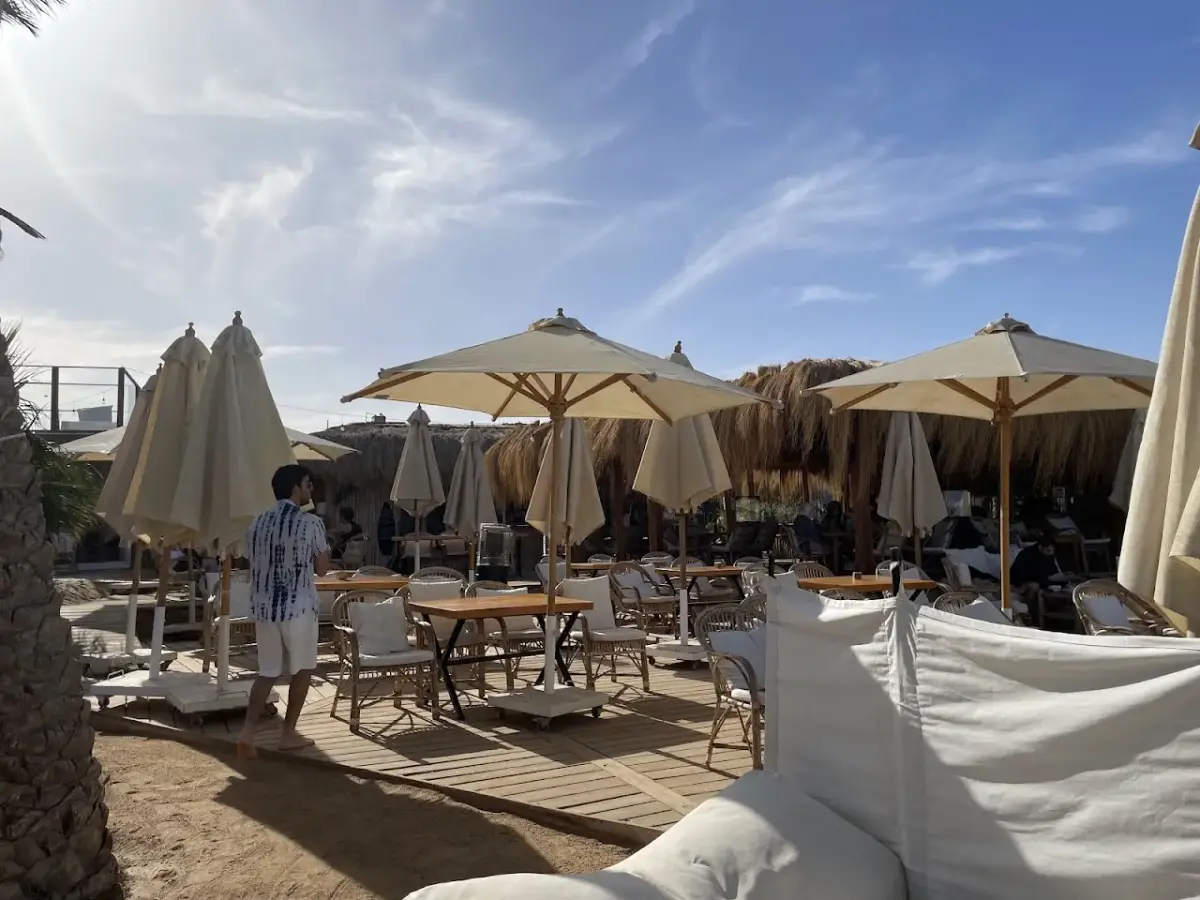 Makani Beach Club — photo 4 of 4